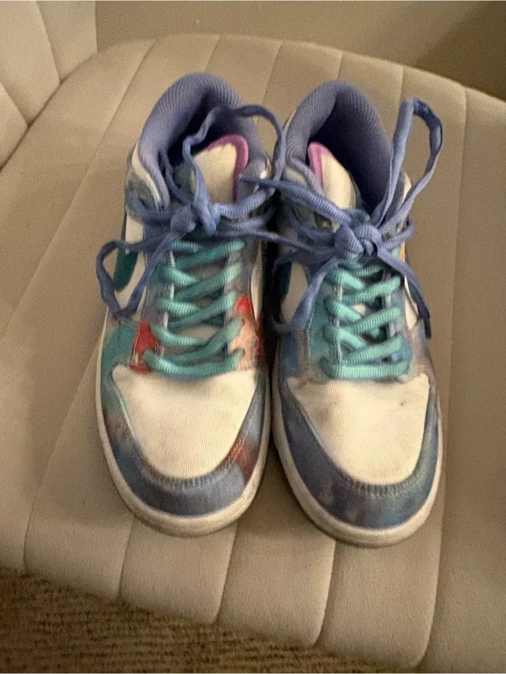 Nike Low-Top Sneakers in Teal Blue and White
